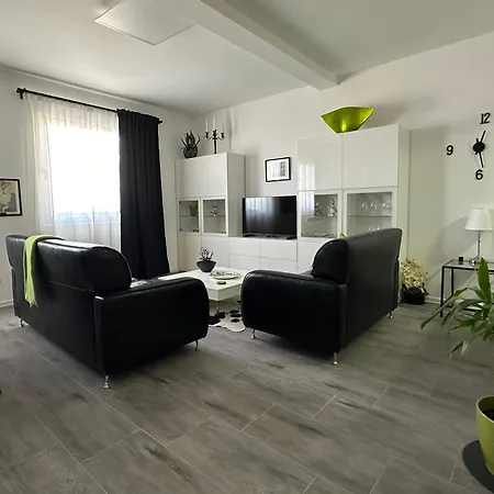 Kosava Apartman *