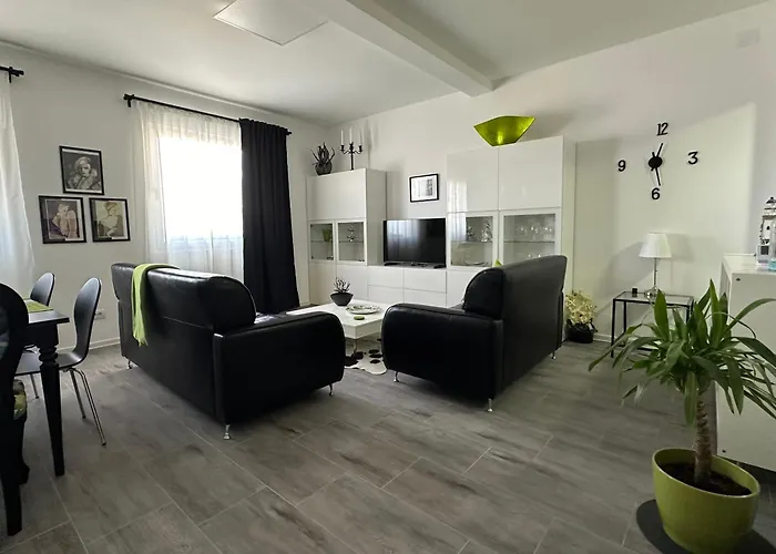 Kosava Apartament *